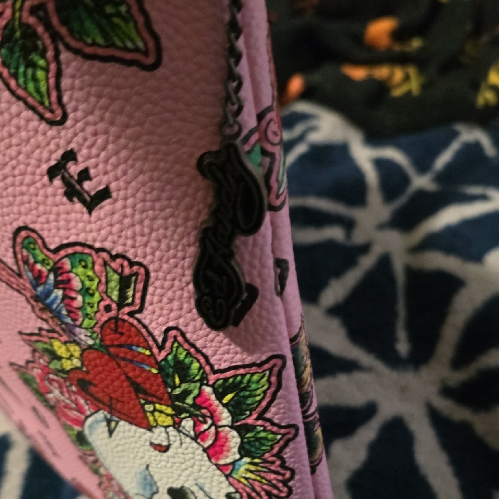 Ed Hardy Pink Skull & Rose Graphic Shoulder Bag with Black Handles - Picture 5 of 6